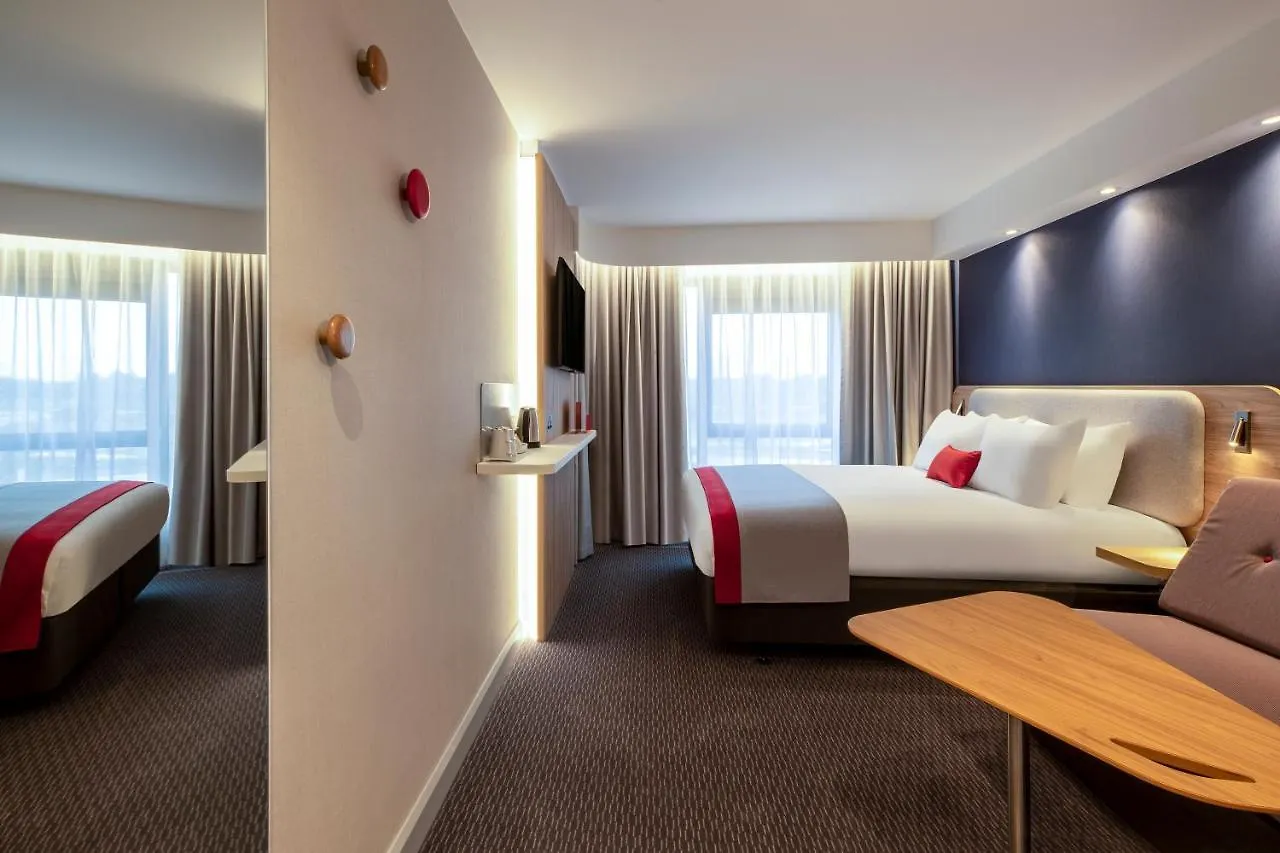 Hotel Holiday Inn Express Cambridge West - Cambourne By Ihg