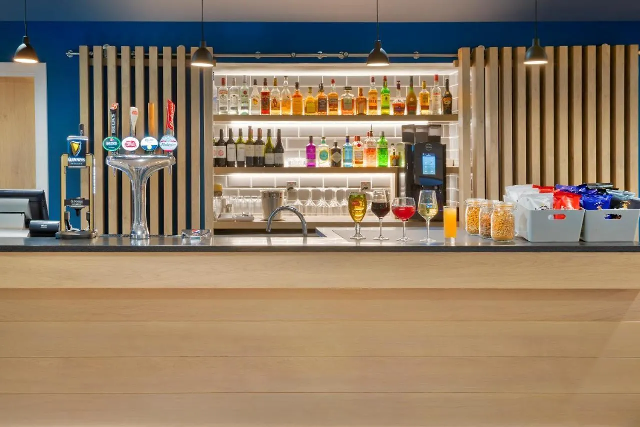 *** Hotel Holiday Inn Express Cambridge West - Cambourne By Ihg Großbritannien