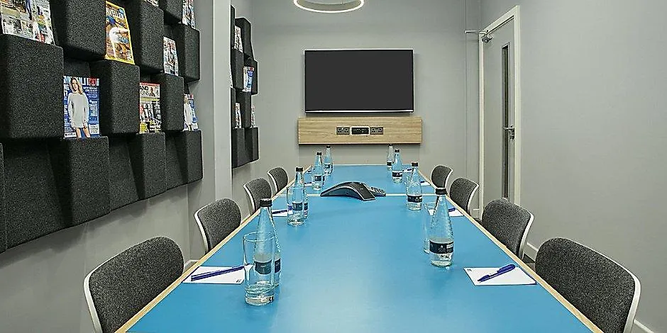 Holiday Inn Express Cambridge West - Cambourne By Ihg Hotel