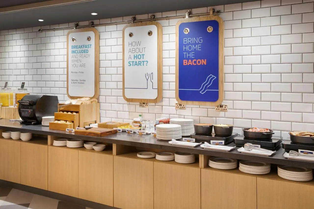 ホテル Holiday Inn Express Cambridge West - Cambourne By Ihg