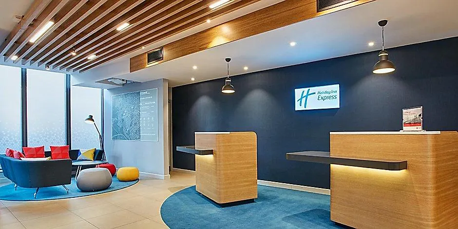 ホテル Holiday Inn Express Cambridge West - Cambourne By Ihg